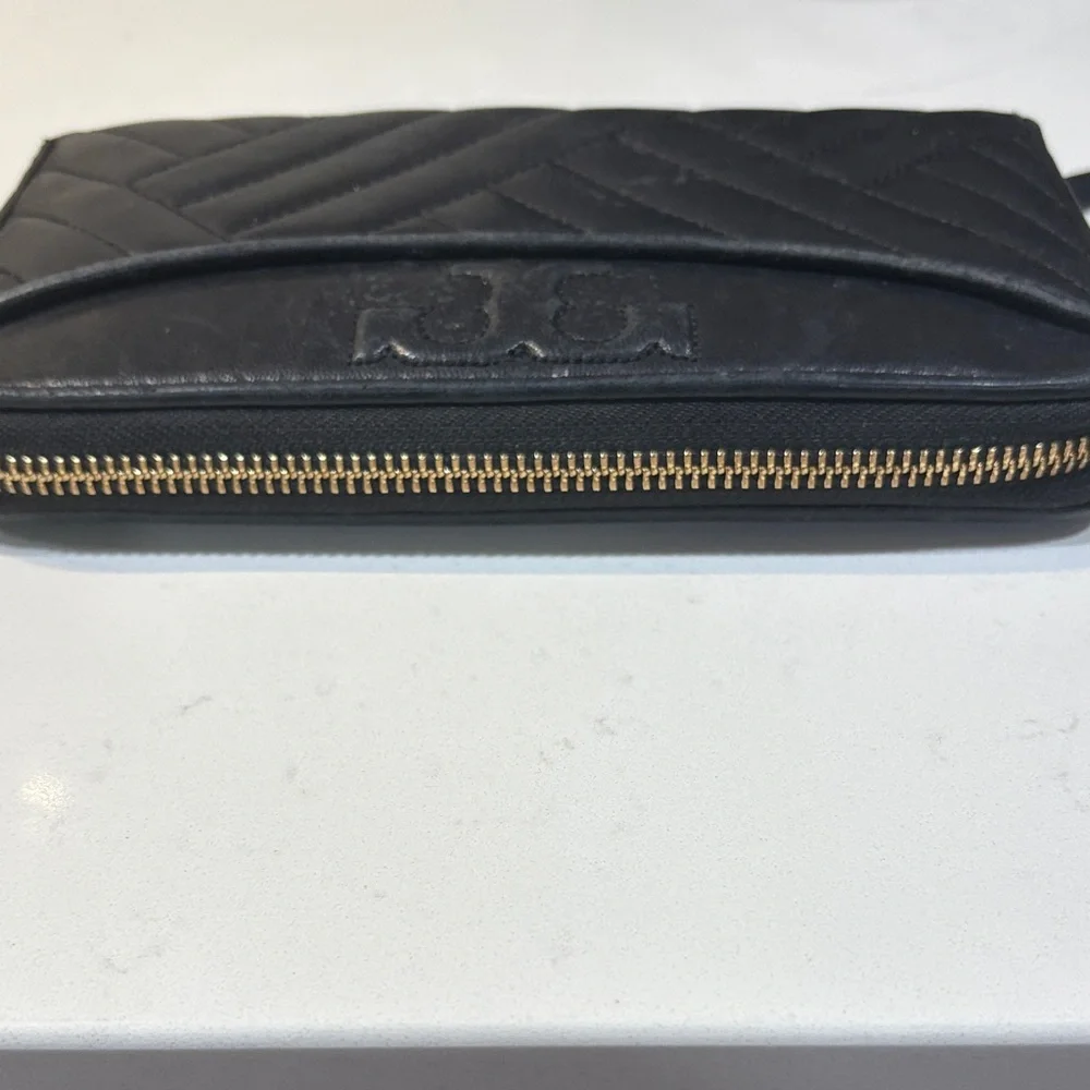 Tory Burch Black Quilted Leather Zip-Around Wallet with Logo